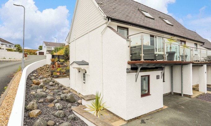 Abersoch House | 220 CAE DU, pet friendly, country holiday cottage in Abersoch