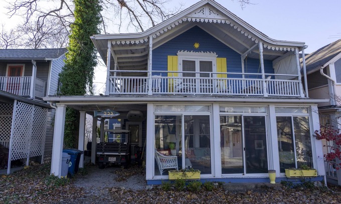 Lakeside Cottage | 222 Sycamore in Lakeside