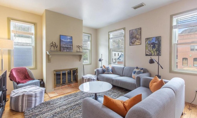Ouray Apartment | 225B 7th Avenue