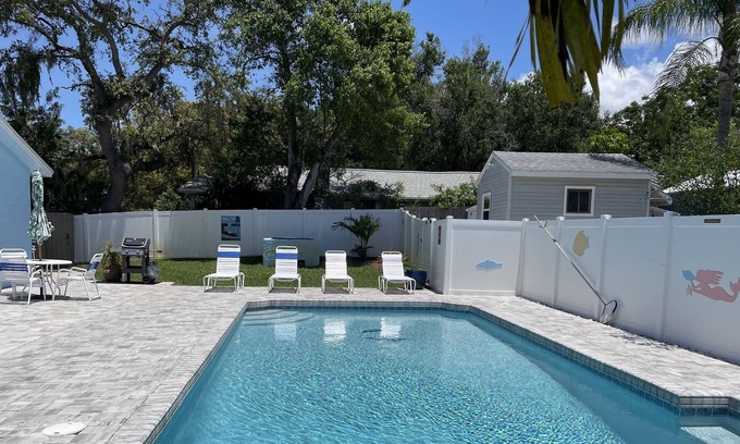 Tarpon Springs House | 2300 SF 4 BR, Huge pool, open floorplan, access to pinellas trail