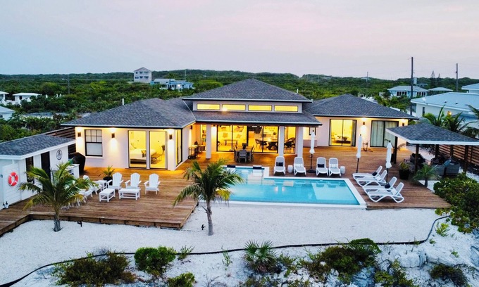 William's Town House | 23Exuma *LUXURY, TOP BEACH* 5 Bedrooms* 6 Bathrooms* Heated Pool*Top Lux Rental
