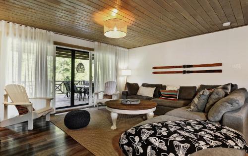Stoneham Ski Chalet | 25 Chemin Bonair