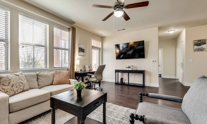 Oak Cliff Apartment | 25% OFF-3BD-Pool-Dallas-HWY30/35E-Dallas