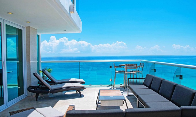 Zona Hotelera Condo | #2701-Tim’s Ocean Condos –Beachfront – Private Terrace & Multiple Master Suites!