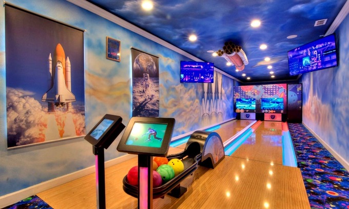 Kissimmee House | 28 Bedrooms Space & Wonder Bowling Mansions, SIDE BY SIDE, Sleeps 76