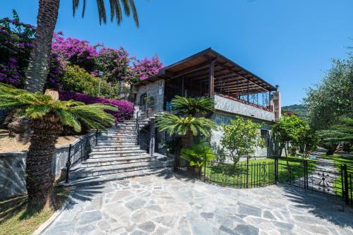 San Bernardo Apartment | 292 - Villarè, Villetta con Piscina e Terrazza, Relax nel verde di Lavagna