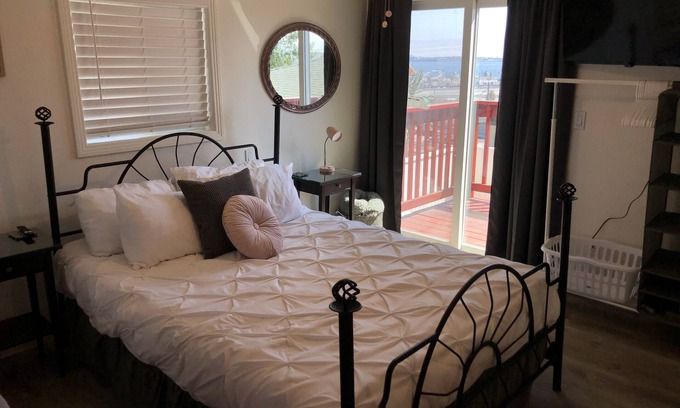 Middletown Apartment | 2950 B Columbia - Private, ALL-NEW boho studio in the heart of SD