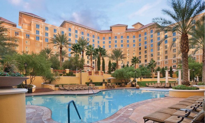 Las Vegas Resort | 2Bed/2Bath Deluxe Condo! Book Your Vegas Getaway With Us!