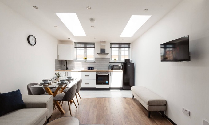 Warrington Apartment | 2Bed Executive Pad by Traboule Properties LTD