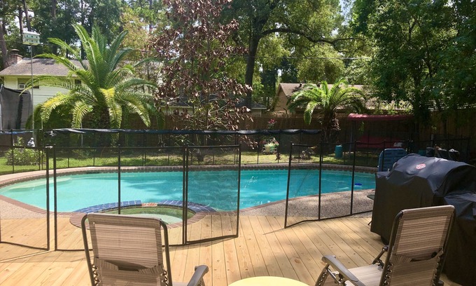 Memorial Northwest House | 2BR/1.5BA, saltwater pool, hot tub, alarm ~ The Salt Lick Retreat