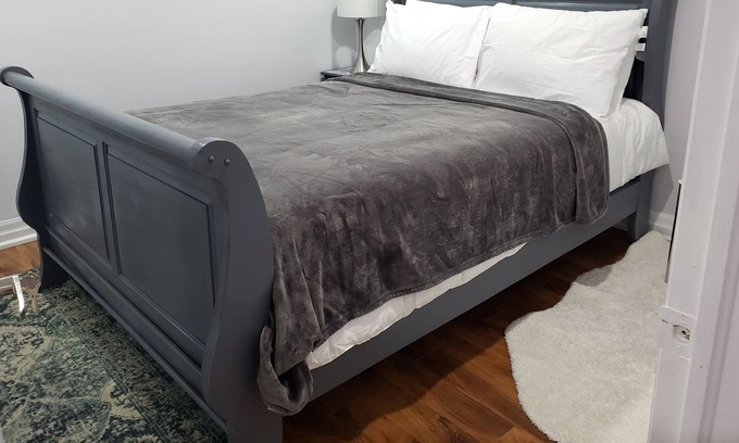 Brampton House | 2BR+1BTH Luxurious Apartment, Bright, Spacious