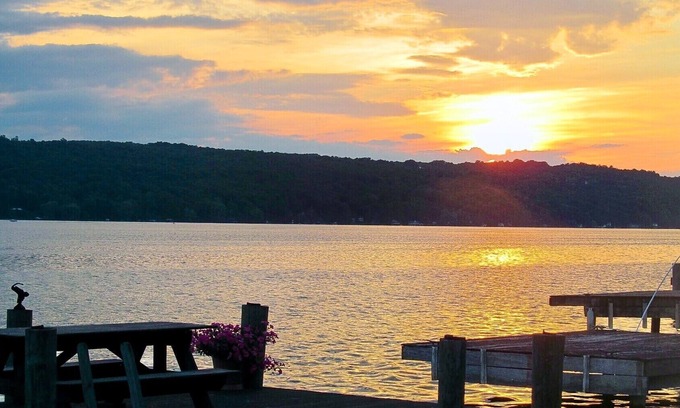 Ithaca Cottage | 2BR 2BATH Cottage on Cayuga Lake