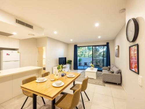 Macgregor Apartment | 2BR Apartment with Balcony Easy Access All Hotspot