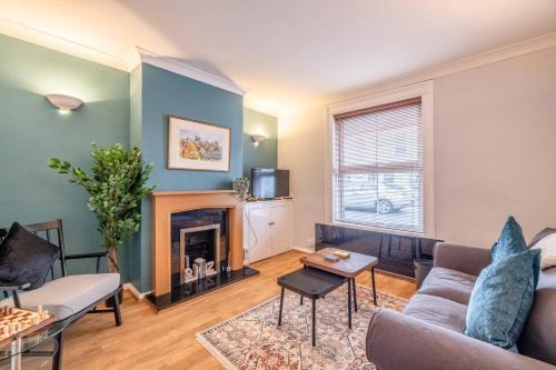 Windsor House | 2BR Character Home Minutes from Windsor, Private Garden