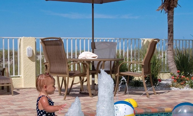 Treasure Island Condo | 2BR Condo on the Beach near John's Pass