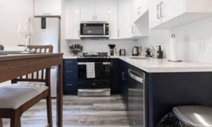 Kitchener Apartment | 2BR+Office+Wifi +Washer +Dryer +Parking +TVw/Prime