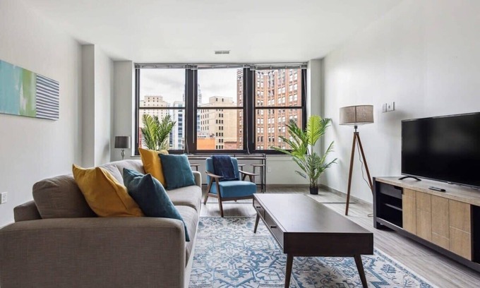 Downtown Detroit Apartment | 2BR Premium Downtown Suite