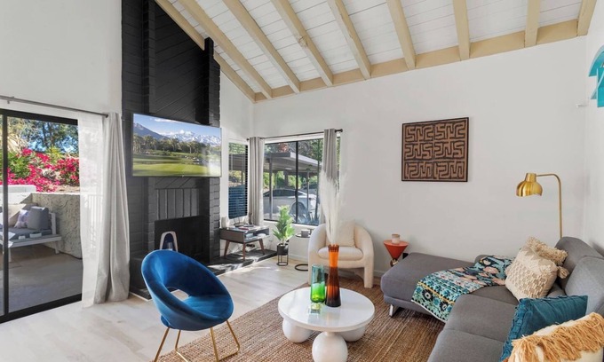 Palm Springs Condo | 2BR.Private Patio.BBQ.Fire Pit.Tennis.Pools.Dog OK