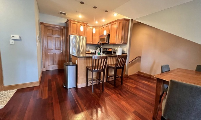 Inman Square Condo | 2BR Top Floor PH Apt w/Private RoofDeck in Central Sq, minutes to Harvard&MIT