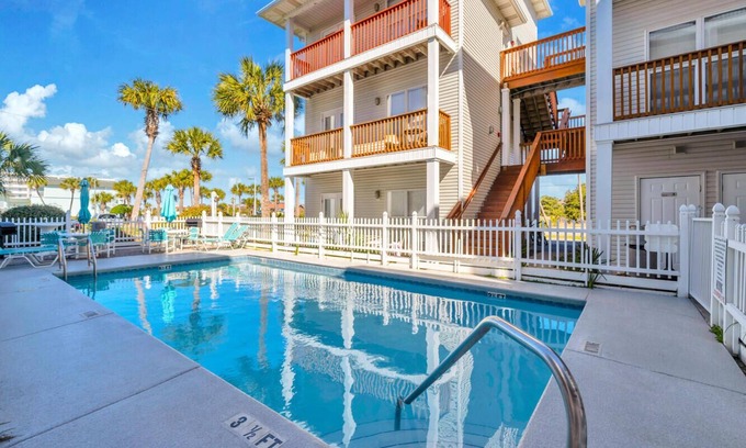 Fort Walton Beach - Destin Condo | 2C | 2 King Suites + Easy Beach Access!