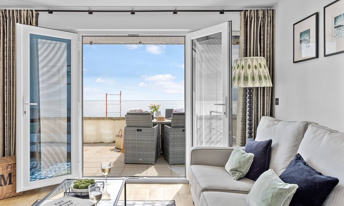 Torcross Apartment | 3 At The Beach, Torcross - an apartment that sleeps 4 guests in 2 bedrooms