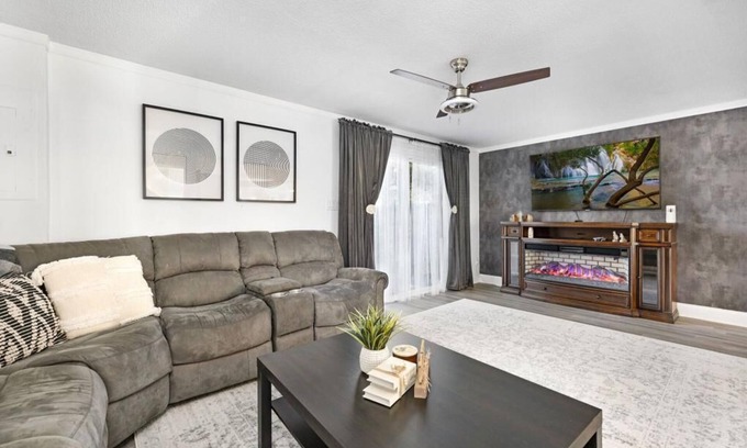 Pineville House | 3 BDR Townhome!