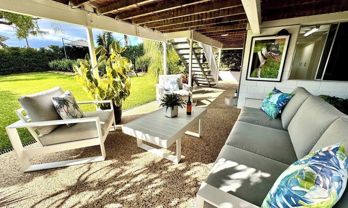 Hendra House | 3 Bdrm Queenslander Outdoor Dining Pool & Parking
