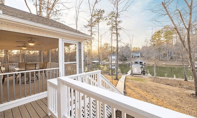 Henrico House | 3-bed, 2 Bath House on Lake Gaston