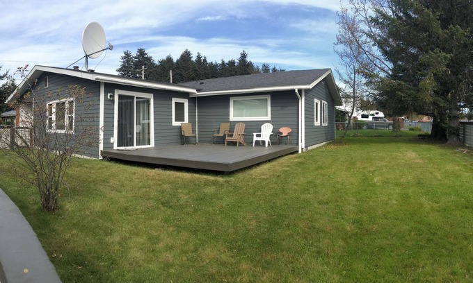 Kodiak House | 3 bed 2 bath house w/covered parking spot and fenced backyard.