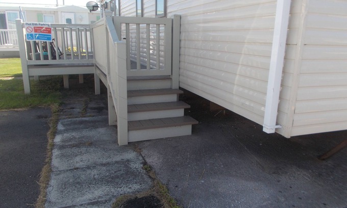 St George Ski Chalet | 3 Bed Caravan - Sleeps 8 - Wifi - Parking