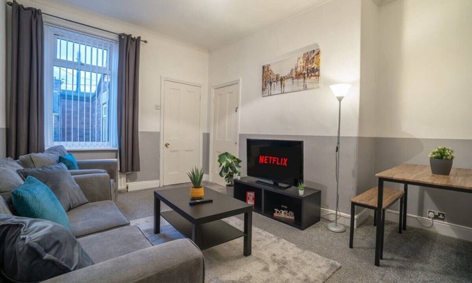 Gateshead Apartment | 3 Bed-Free Parking-Close to City