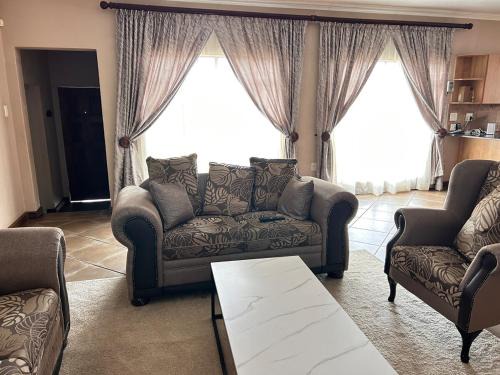 Emalahleni House | 3 Bed Holiday Home