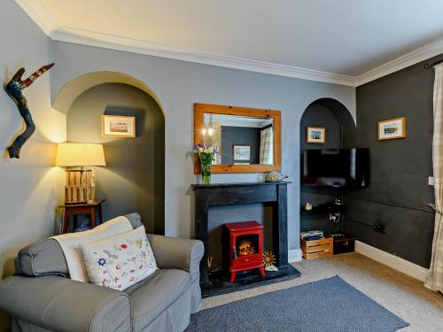 Amble House | 3 Bed in Amble 93015