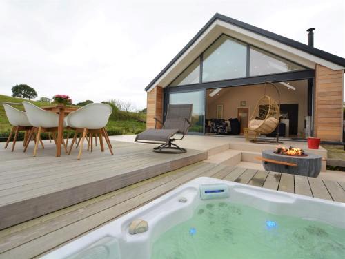 Higher Walton House | 3 Bed in Balderstone 64911