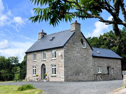Llanfihangel Tal-y-llyn House | 3 Bed in Brecon 93680