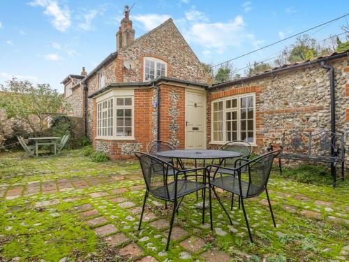 Stiffkey House | 3 bed in Stiffkey NCC49