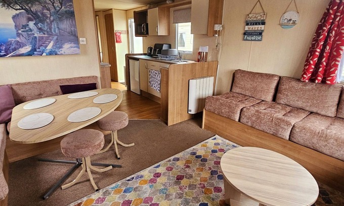 Rhyl Ski Chalet | 3 Bed Standard caravan Robinhood