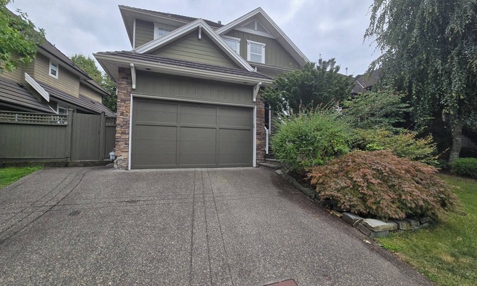 Rosemary Heights Central House | 3-bed suite near golf course