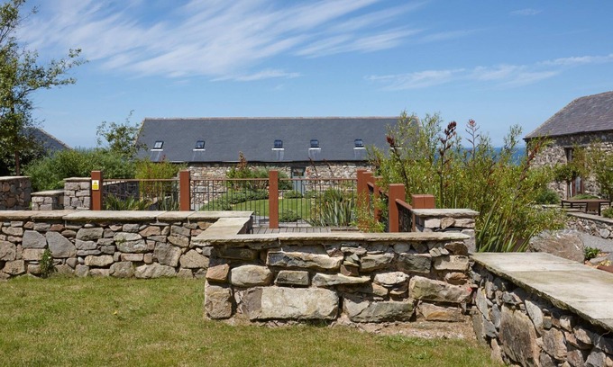 Pistyll House | 3 Bed - The Threshing Barn