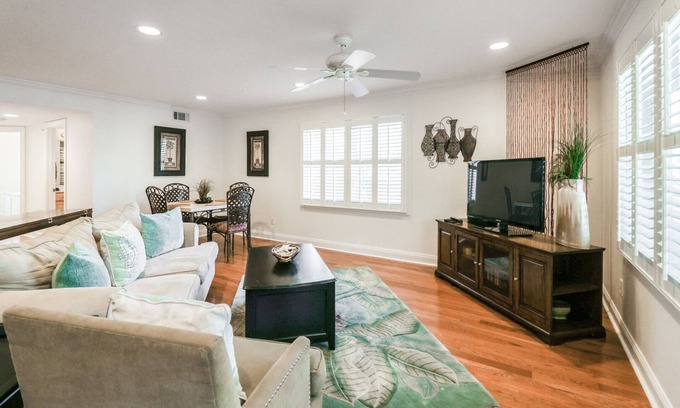 Tybee Island Villa | 3 Bed Villa on South End of beautiful Tybee Island