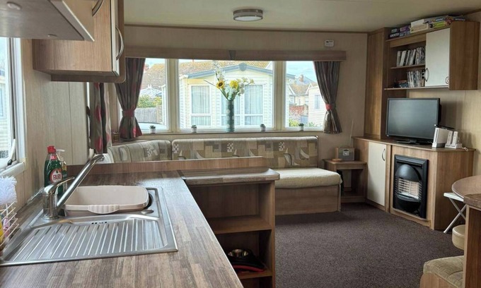 Prestatyn Ski Chalet | 3 bed with balcony on lido beach