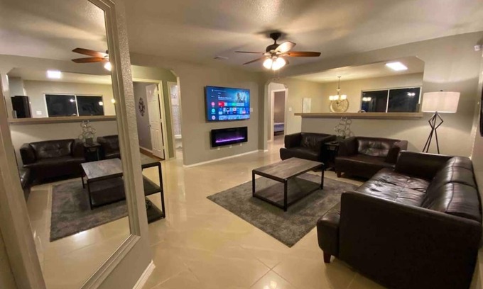 Wetmore House | 3 bedroom 2bath by JW Marriott 281 TPC fenced yard