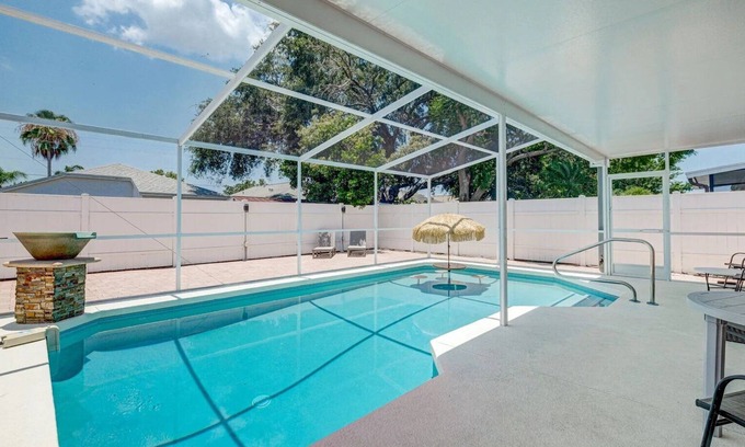 Bradenton Apartment | 3 Bedroom 696474 by Houzlet
