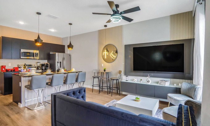 West Kissimmee House | 3 Bedroom 8 Miles from Disney Word