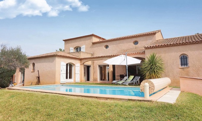 Balaruc-les-Bains House | 3 bedroom accommodation in Balaruc les Bains