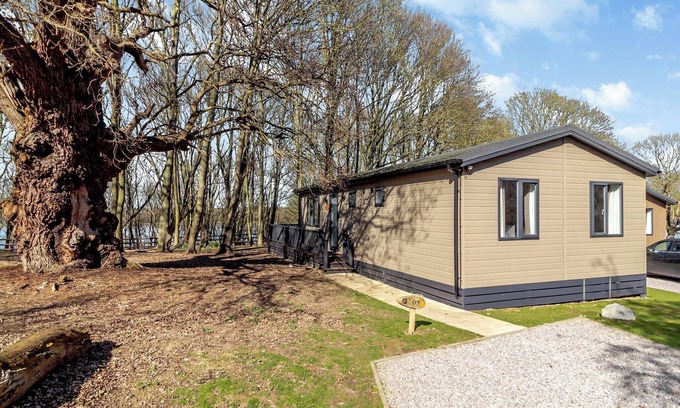 Woolverstone Cabin | 3 bedroom accommodation in Woolverstone, Ipswich