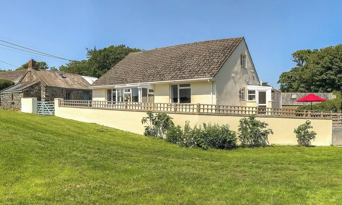 Carnhedryn Cottage | 3 bedroom accommodation in near Solva