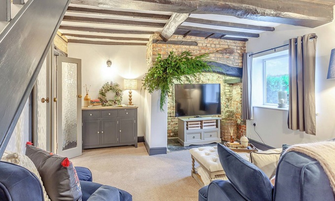 Trowbridge Cottage | 3 bedroom accommodation in West Ashton, near Trowbridge