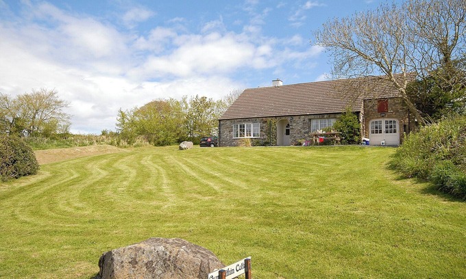 St Brides Cottage | 3 bedroom accommodation in Cerbid