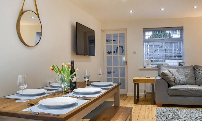 West Cliff Cottage | 3 bedroom accommodation in Whitby